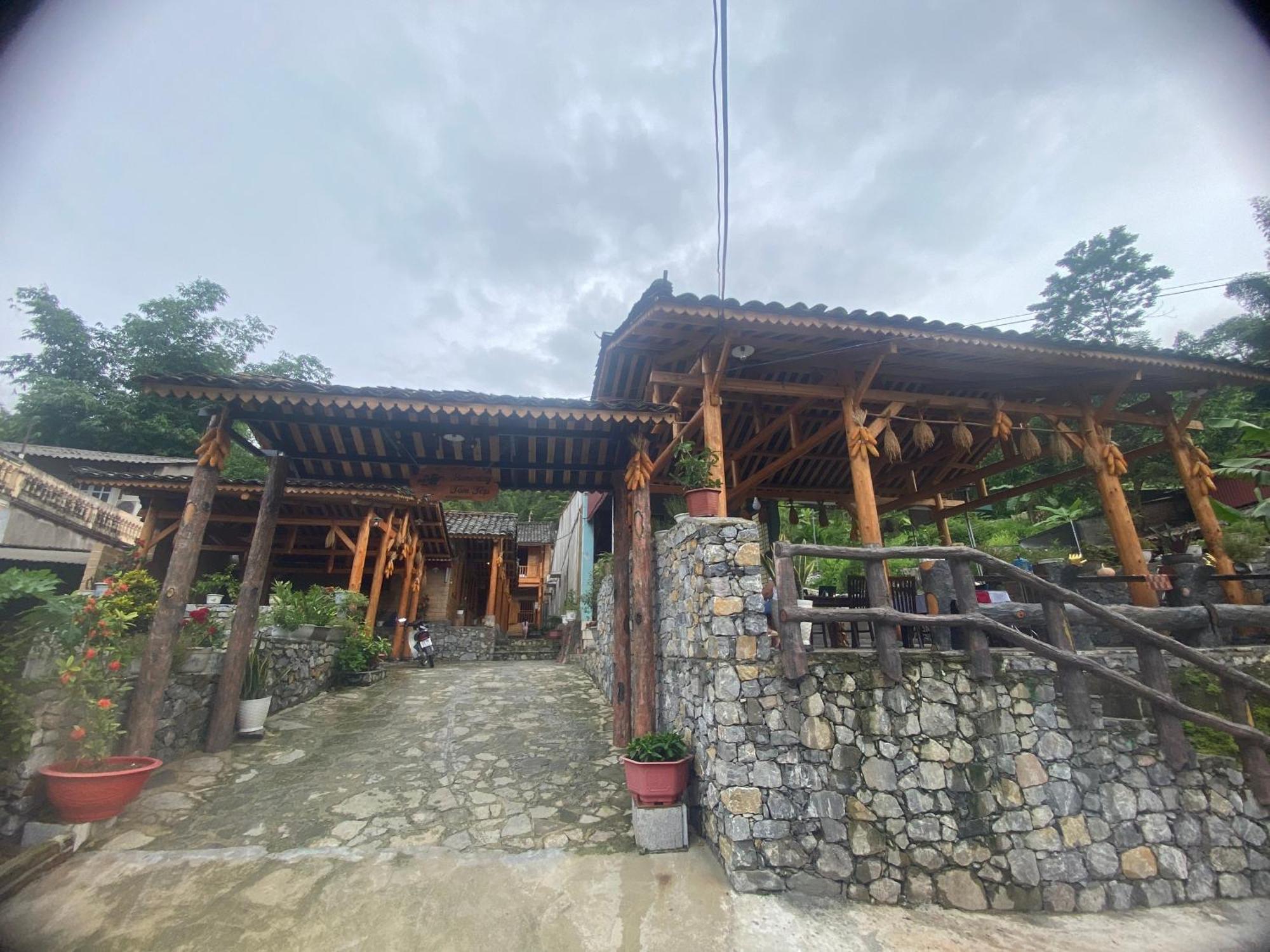 Tom Tep Homestay Ha Giang Esterno foto