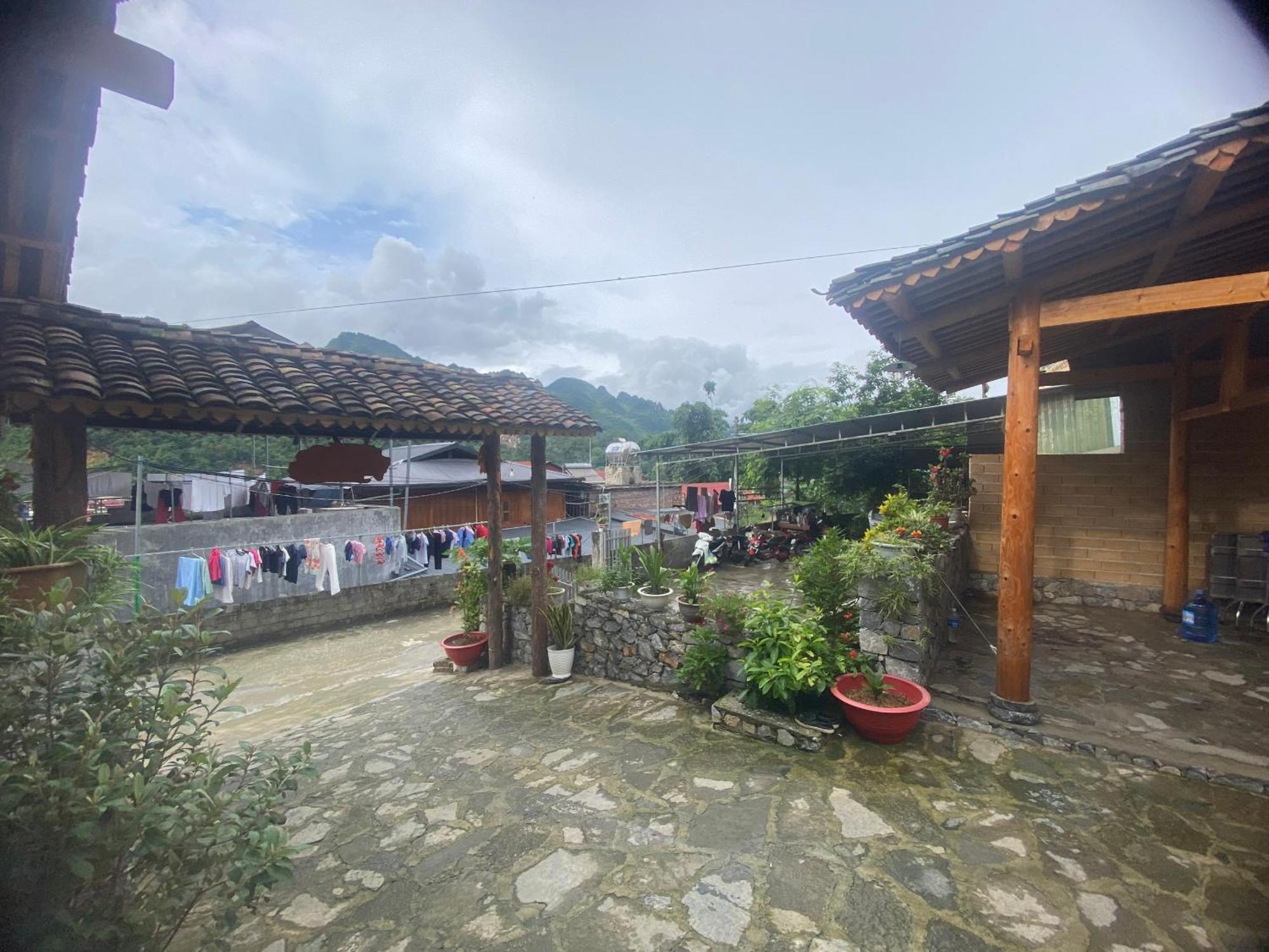 Tom Tep Homestay Ha Giang Esterno foto